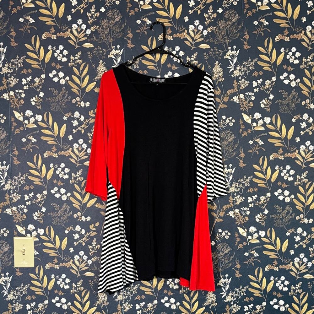 The Pyramid Collection Inside Out Everyday Adele Tunic Black Red Size XL